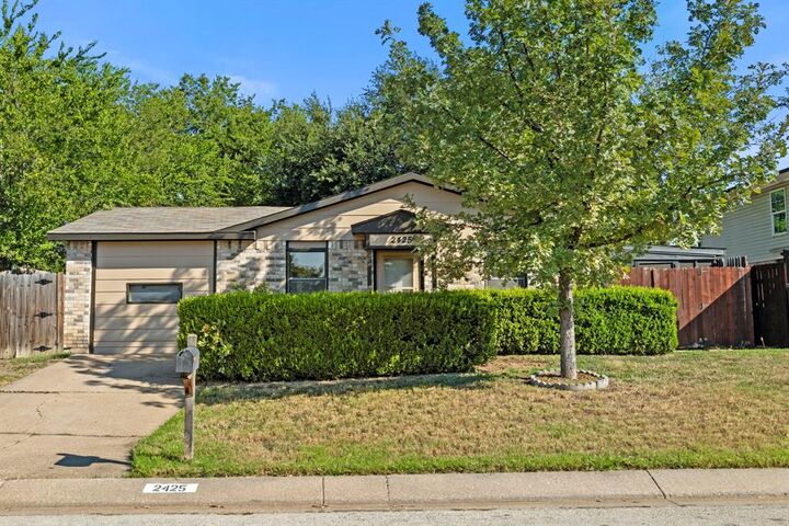 2425 Dancy Drive N  Fort Worth TX 76131 photo