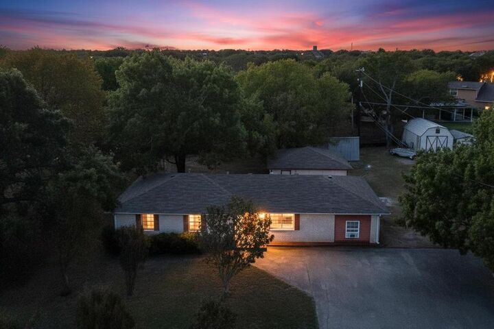 Property Photo: 560 Bluebird Lane TX 75069