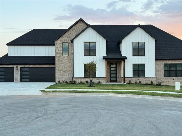 Property Photo: 100 Collins Way AR 72719