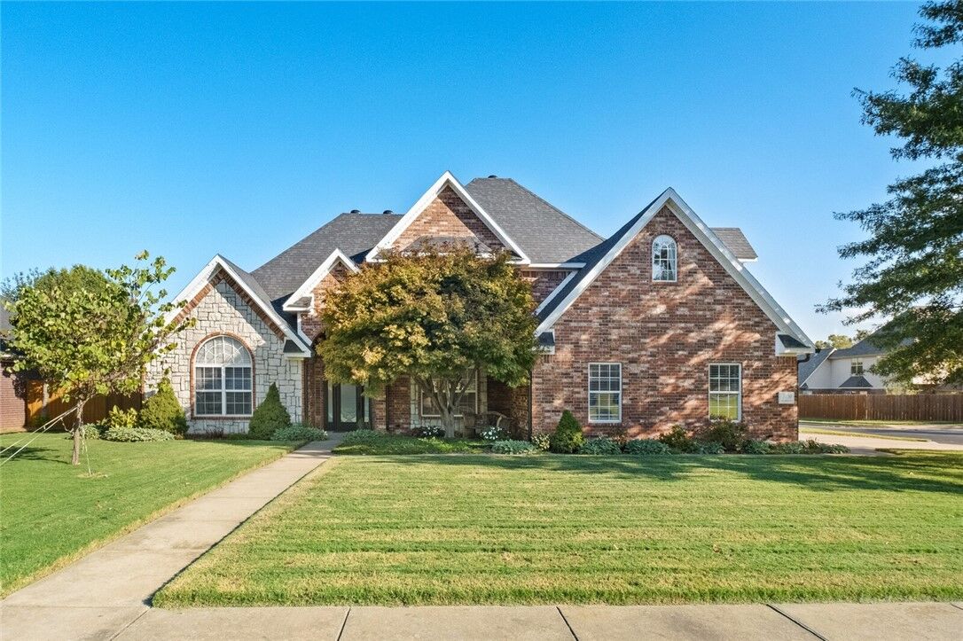 Property Photo: 3100 NW Alberta Street AR 72712