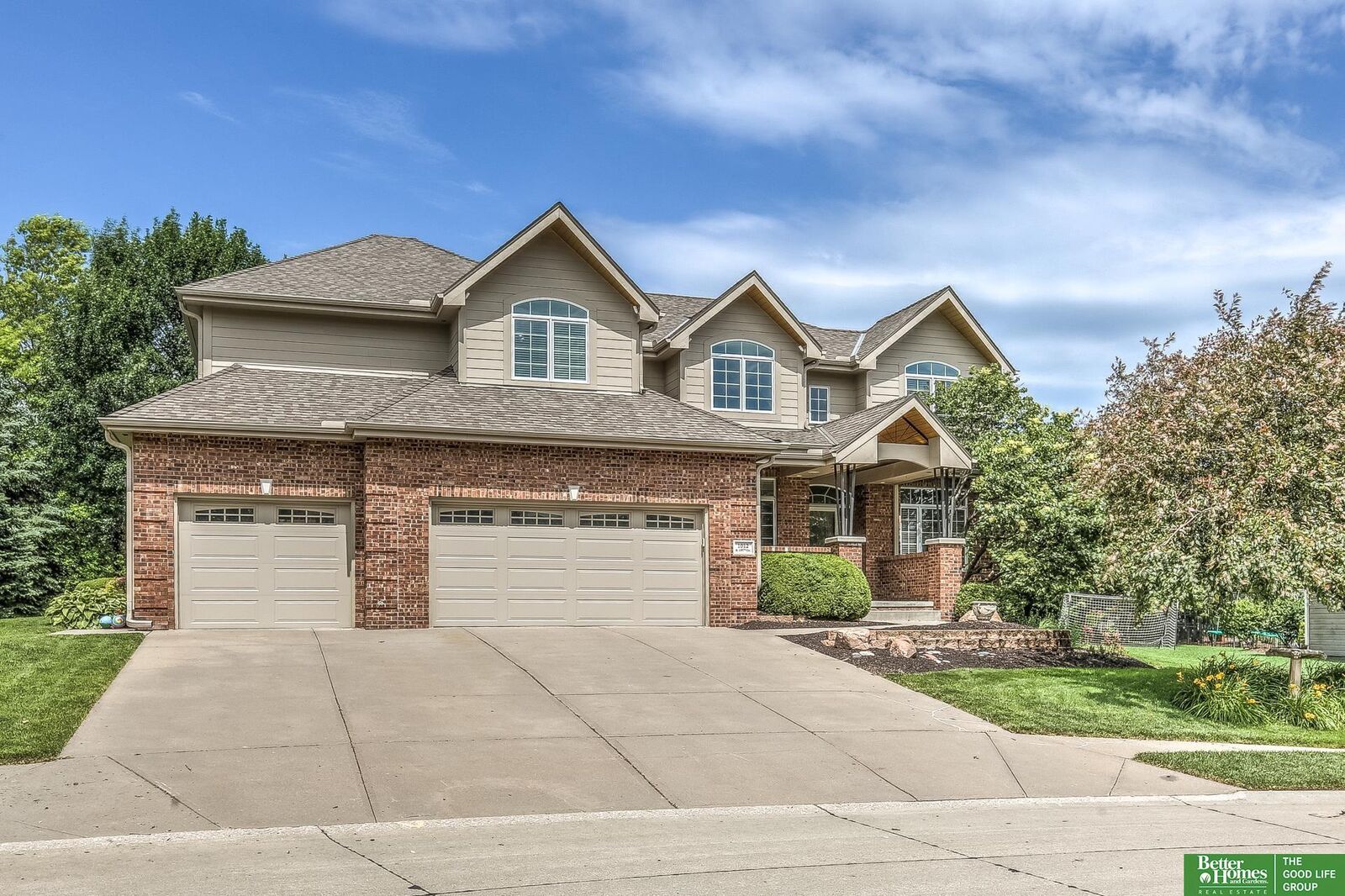 Property Photo:  1012 S 197th Circle  NE 68022 