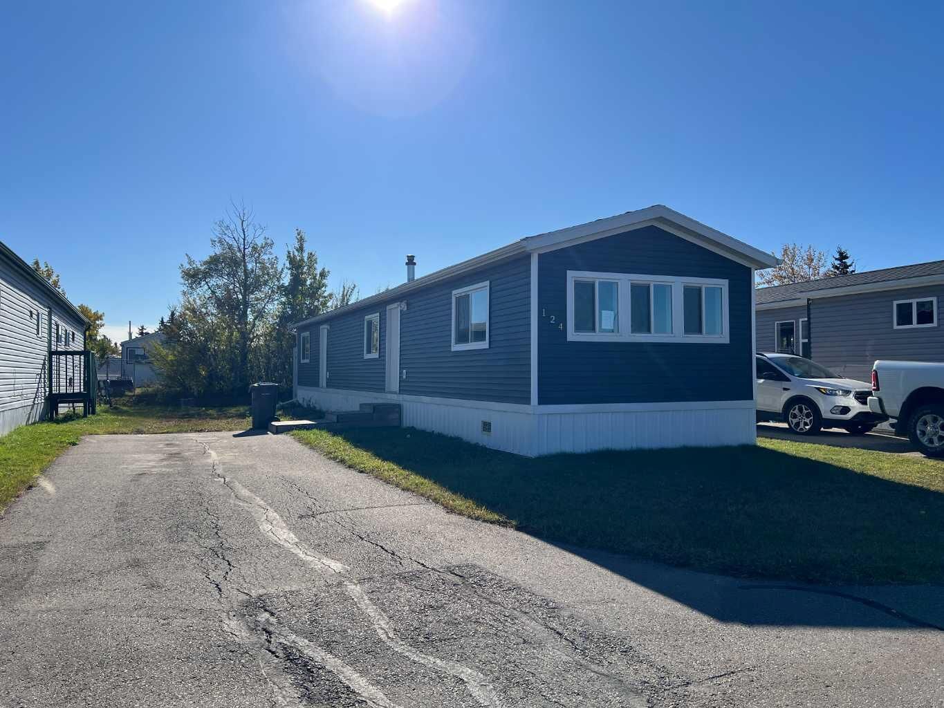 Property Photo:  8060 100 Street 124  AB T8V 2N9 