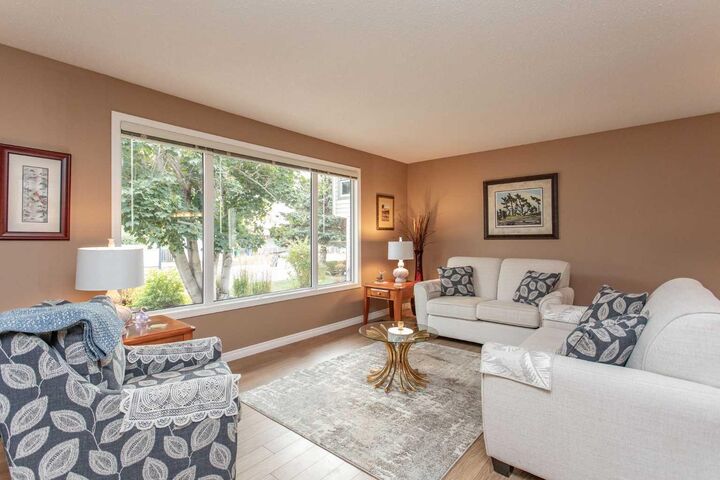 Property Photo: 146 Welton Crescent AB T4N 6B3