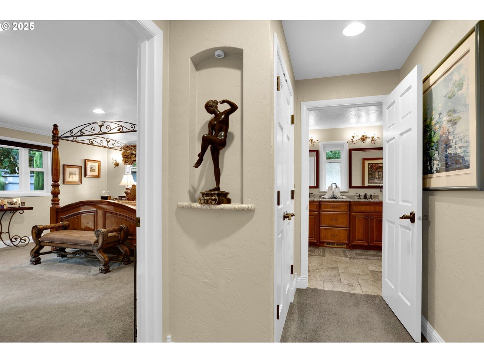 Property Photo: 2582 Terrace View Dr OR 97405