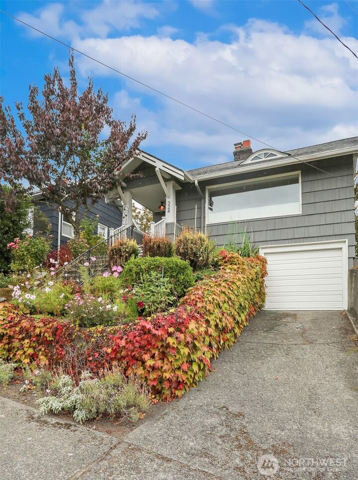 Property Photo: 324 NE 52nd Street WA 98105