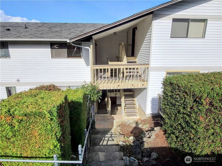 Property Photo: 184 Belvedere Street 3 WA 98282