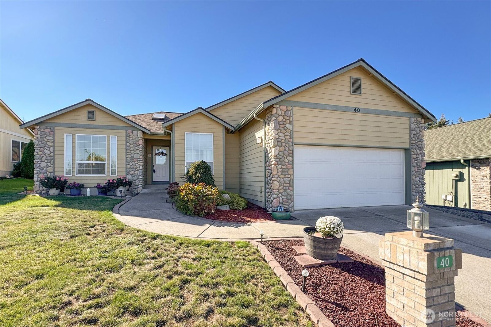 Property Photo: 40 America Boulevard WA 98382