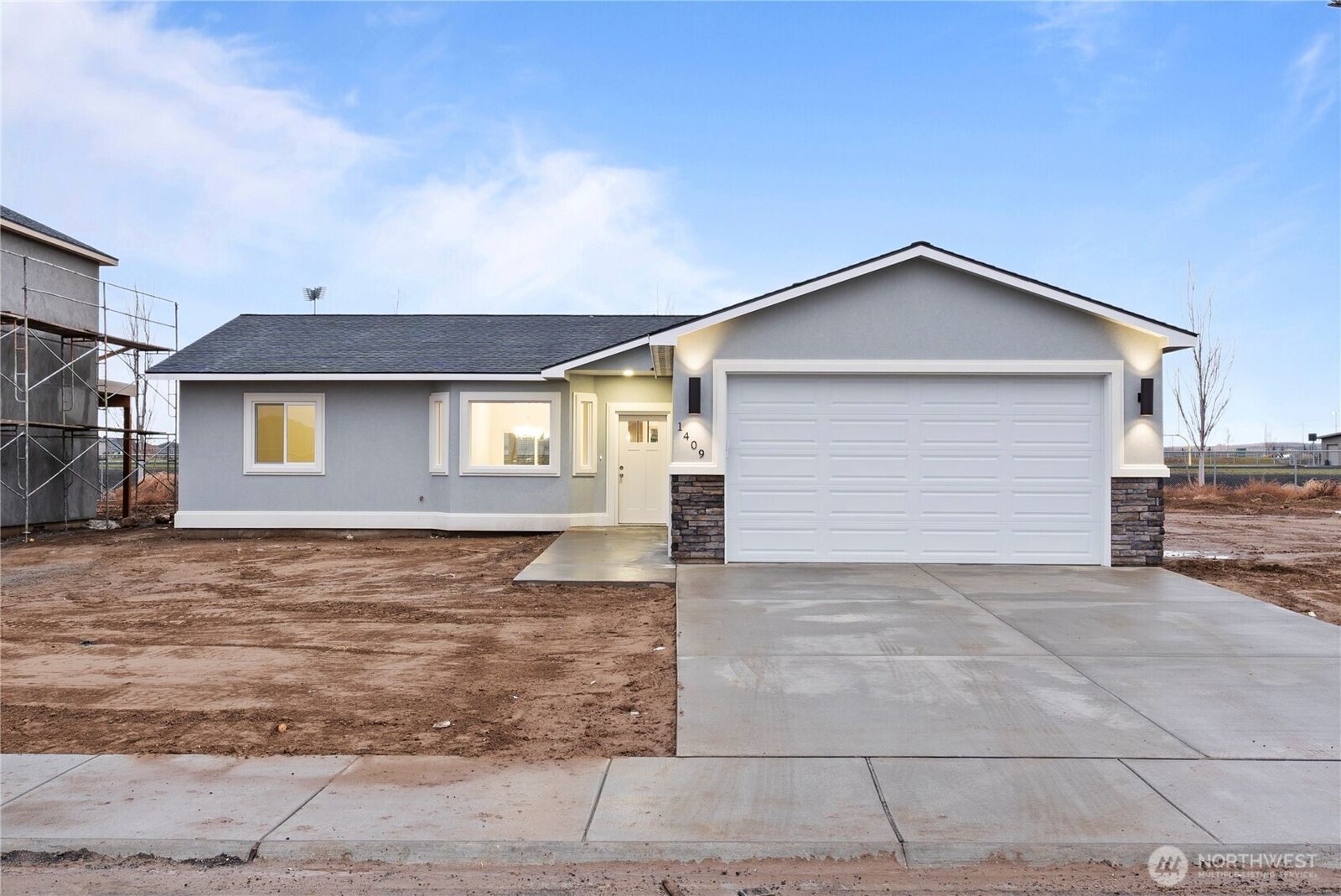 Property Photo: 725 P Street NE WA 98848