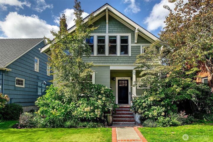 Property Photo:  3879  44th Avenue NE  WA 98105 