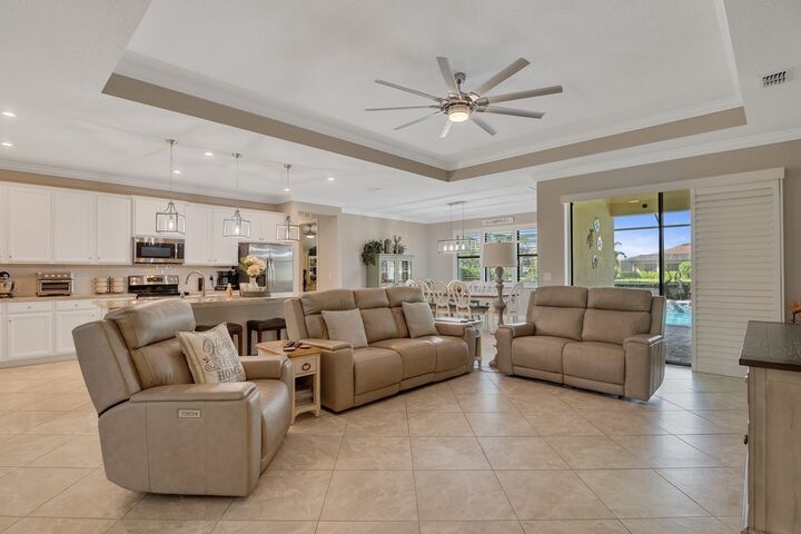Property Photo:  6234 Arcadia Square  FL 32966