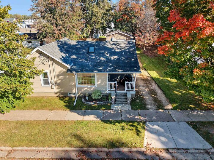 Property Photo:  201 Modoc Street  WI 54929-1634