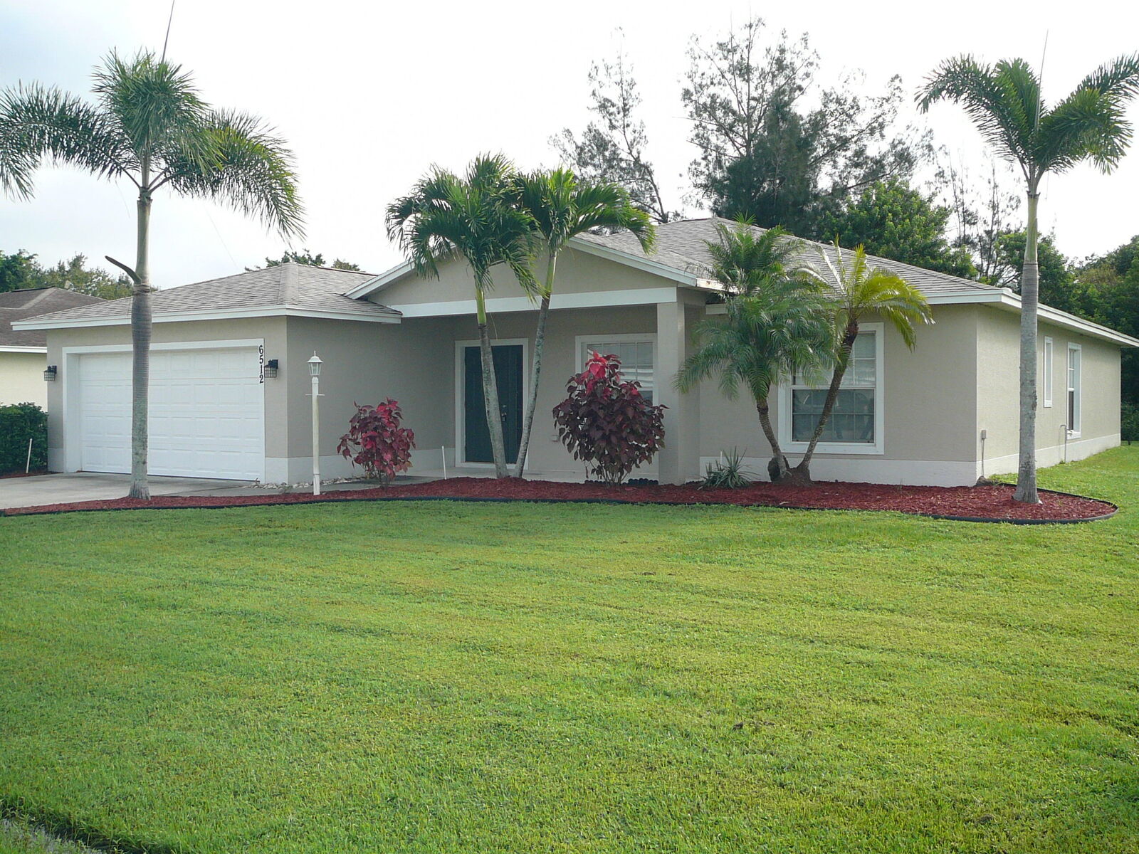 Property Photo: 6512 Las Palmas Way FL 34952