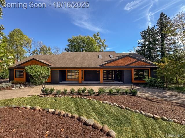 Property Photo:  29600 Bristol Lane  MI 48025 