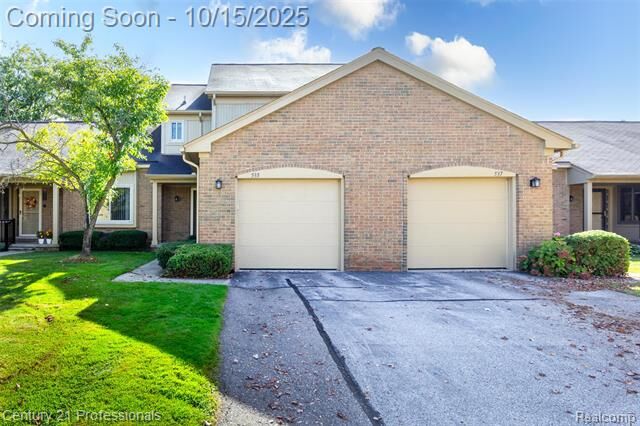 Property Photo: 535 Tennyson MI 48307