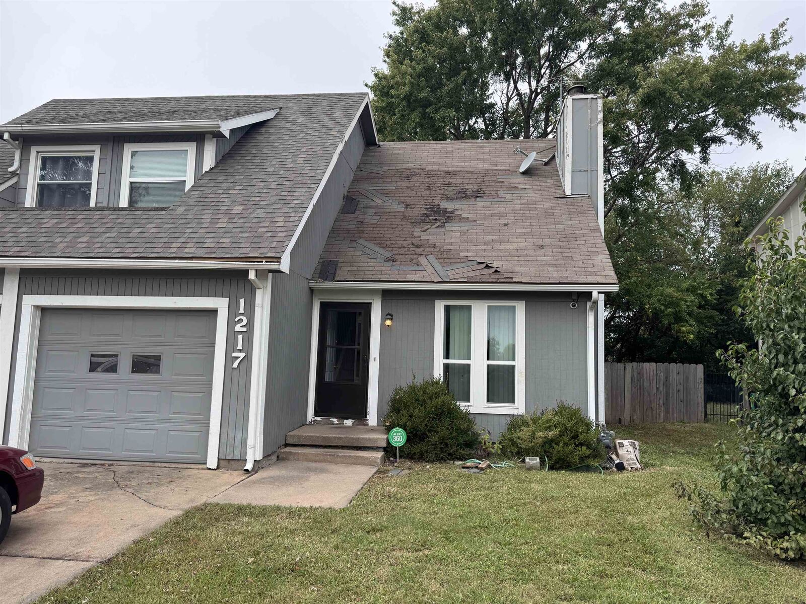 Property Photo:  1217 S Linden St  KS 67207 