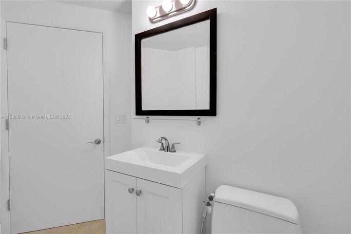 Property Photo: 3131 NE 188th St 2-1005 FL 33180