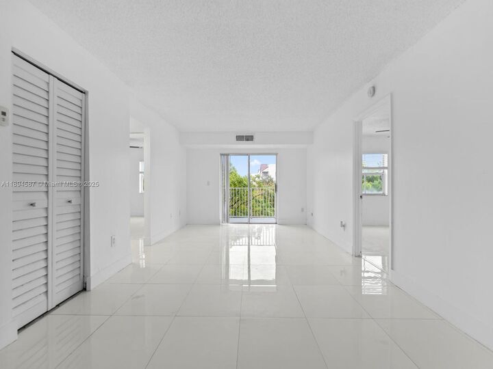 Property Photo: 8260 SW 210th St 211 FL 33189