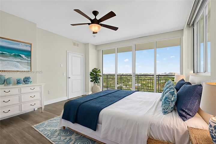 Property Photo:  2021 SW 3rd Ave Ph-3  FL 33129 