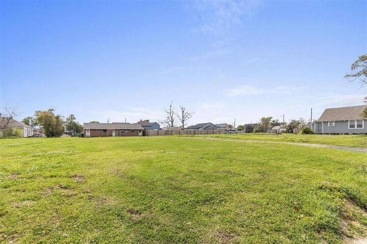 Property Photo:  418 Prewitt Street  LA 70605 