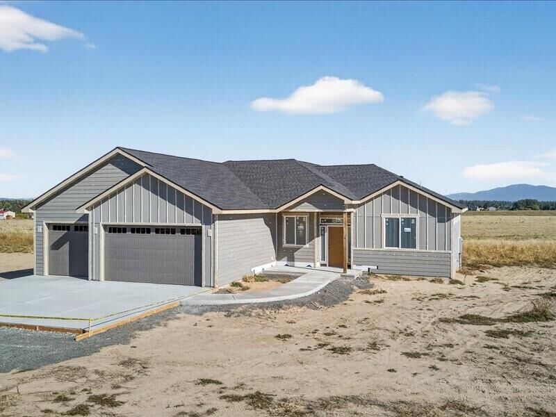 Property Photo: 8553 W Dahl Rd WA 99006