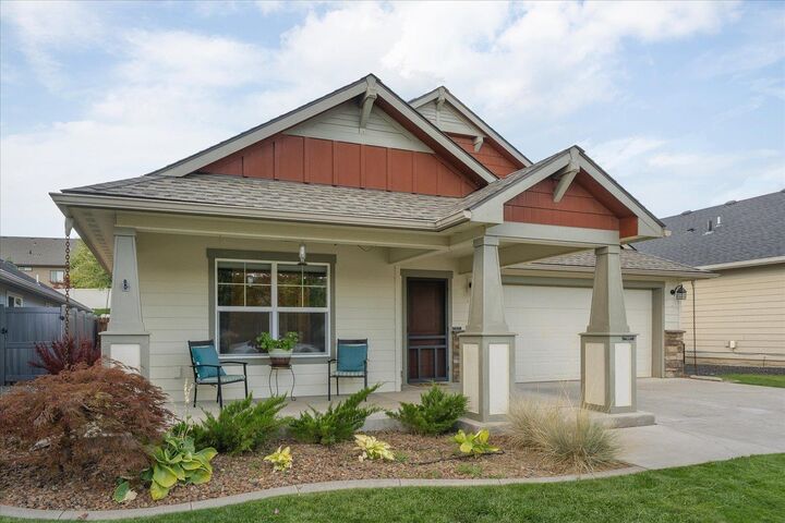 Property Photo: 6832 S Blackwing Ct WA 99224