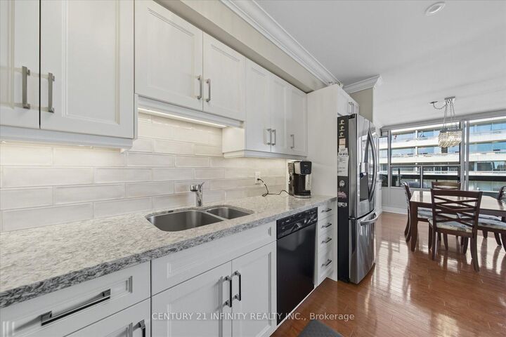 Photo de la propriété: 50 Richmond Street E 635 ON L1G 7C7