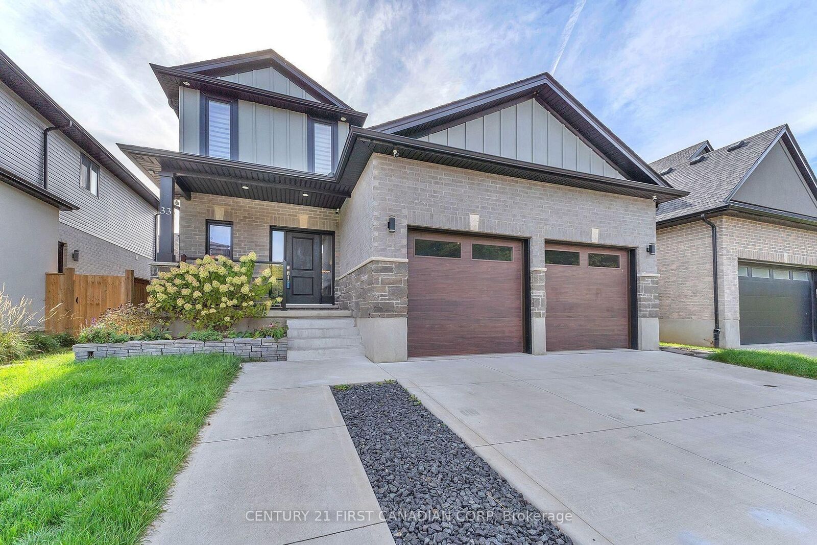 Property Photo:  41 Earlscourt Terrace 33  ON N0L 1R0 