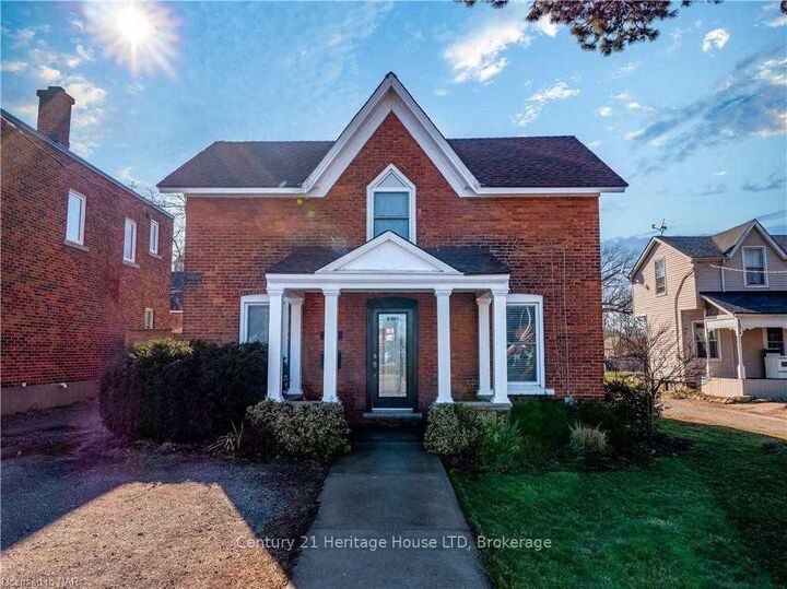 Property Photo:  193 Vine Street  ON L2M 4S7