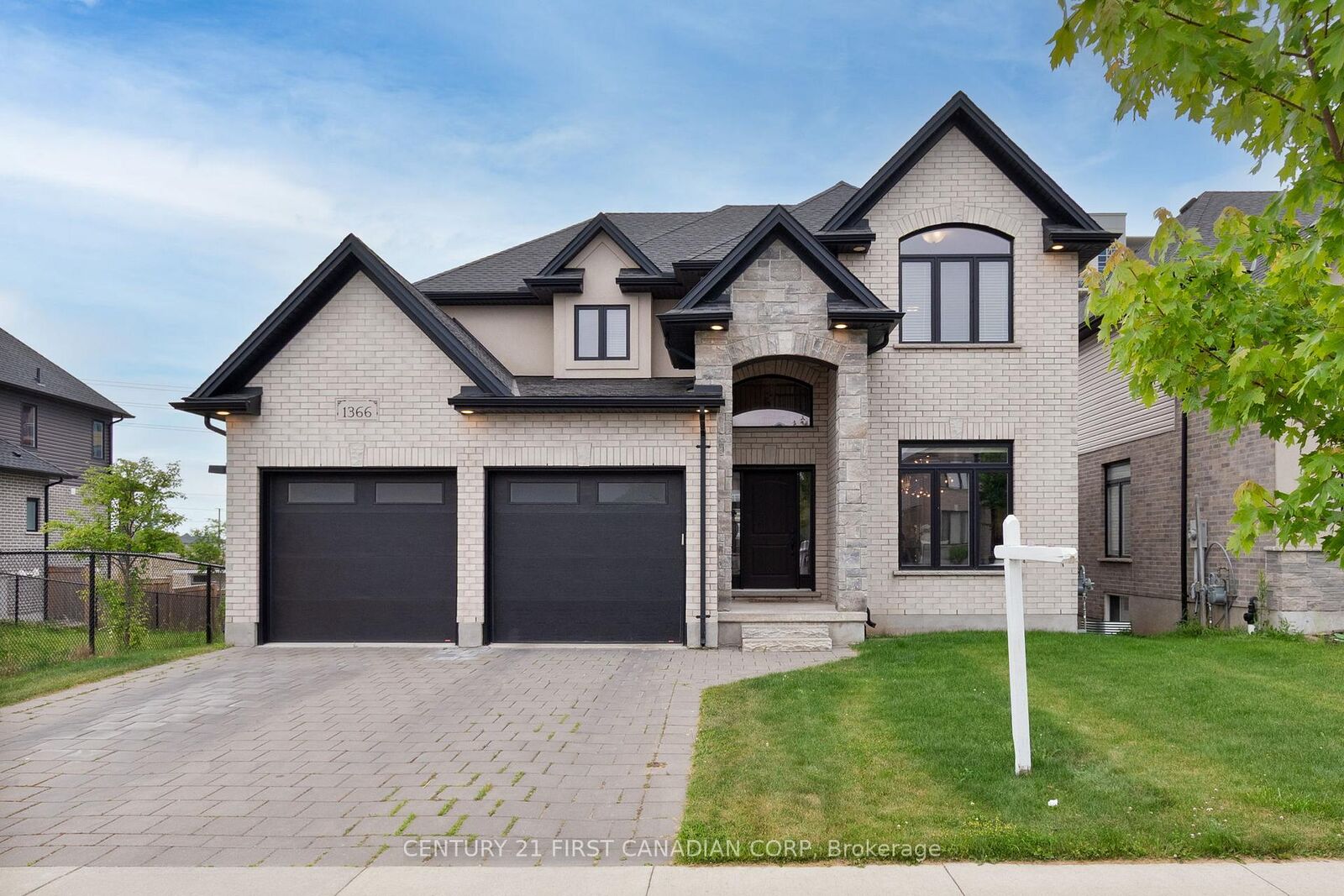 Property Photo: 1366 Thornley Street ON N6K 0B2