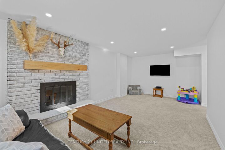 Property Photo: 392 Wellington Street ON K9H 5C2