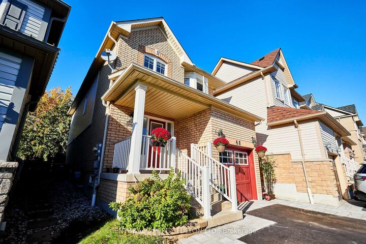 Photo de la propriété:  48 Bettina Place  ON L1R 0E9