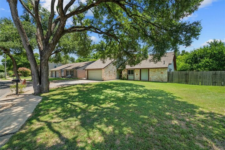 Property Photo:  10255 Missel Thrush Drive  TX 78750 