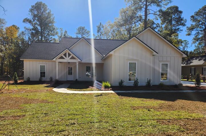 Property Photo:  113 Tybee Ln  GA 31763 