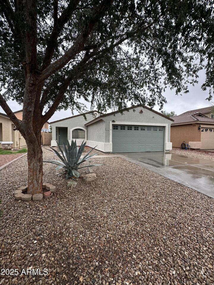 Property Photo:  826 E Rossi Court  AZ 85140 