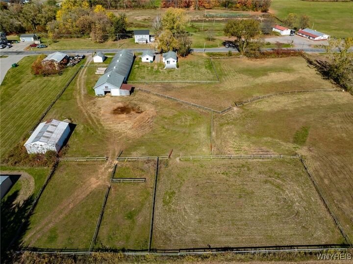 Property Photo: 13729 E Schutt Road NY 14030