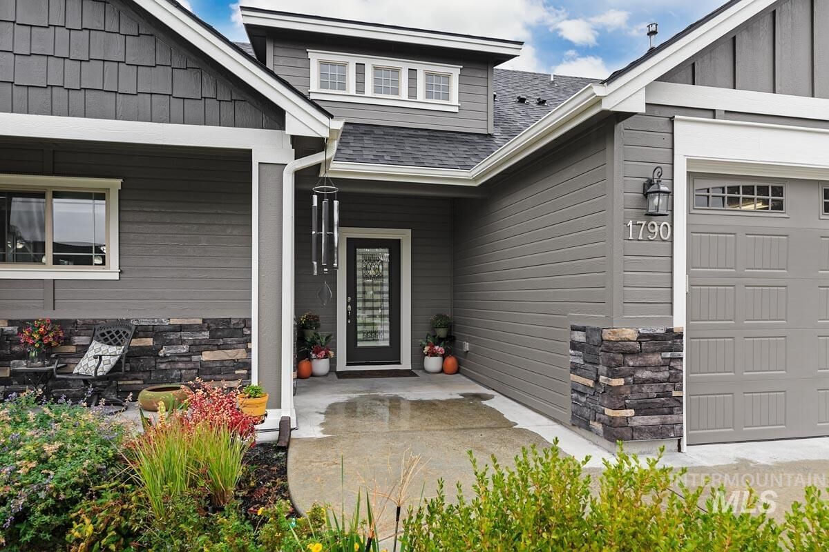 Property Photo: 1790 N Watershed ID 83669
