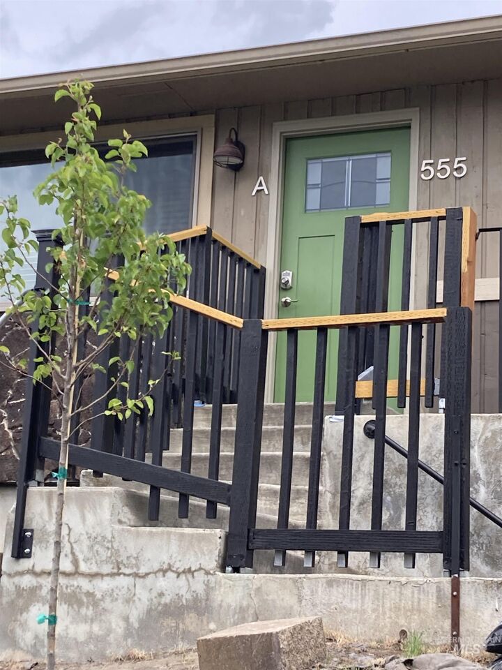 Property Photo:  555 13th Street A  ID 83501