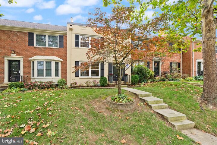 Property Photo: 8437 Forrester Boulevard VA 22152