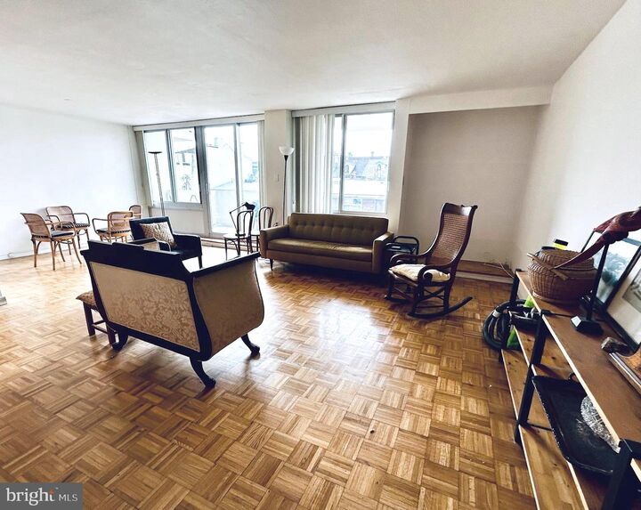 Property Photo: 604 S Washington Square 36 217 PA 19106