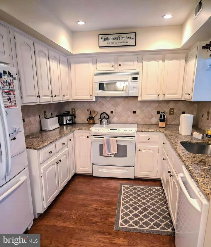 Property Photo: 403 Hazelwood Lane NJ 08053