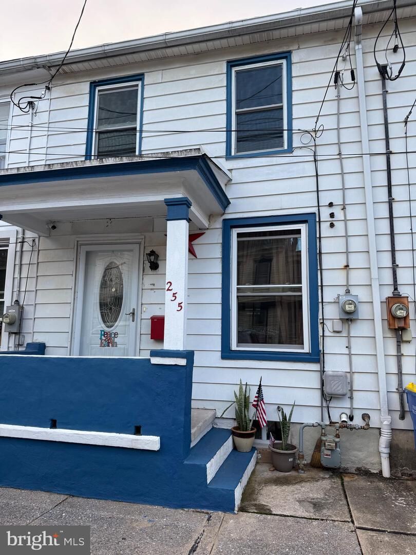 Property Photo: 255 N Spring Street PA 17057
