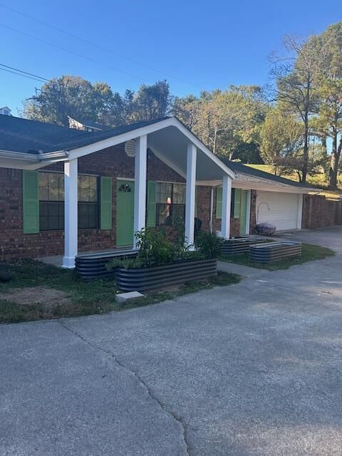 Property Photo: 2502 Hillview Drive GA 30721