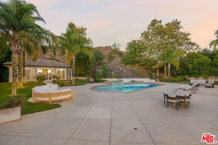 Property Photo: 25043 Abercrombie Ln CA 91302