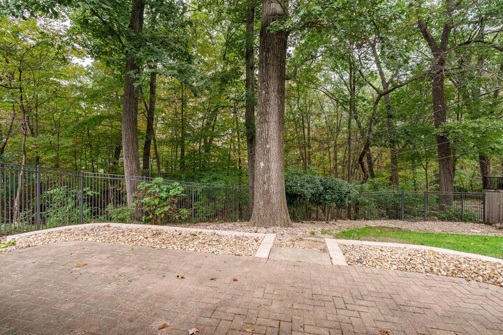 Property Photo: 3965 Wynding Drive OH 43214