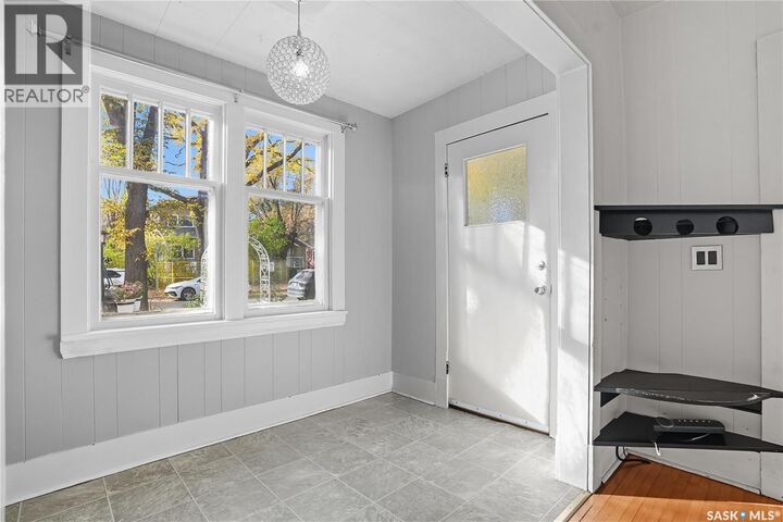 Property Photo: 912 5th Avenue N SK S7K 2S1