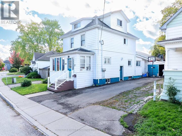 Property Photo: 4674 Ryerson Crescent ON L2E 1E5