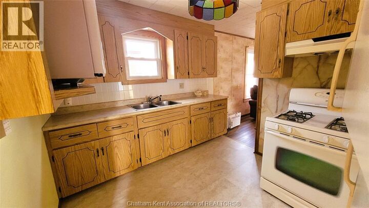 Property Photo: 533 Creek Street ON N8A 4C7