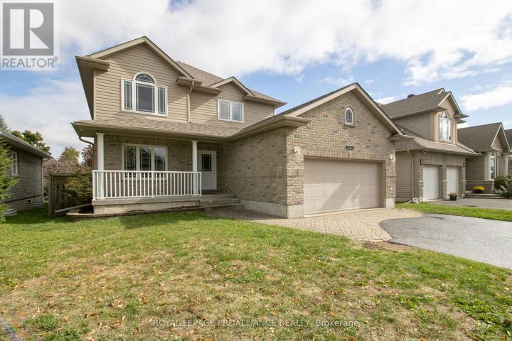 Property Photo: 1009 Crestwood Drive ON K6V 7N1