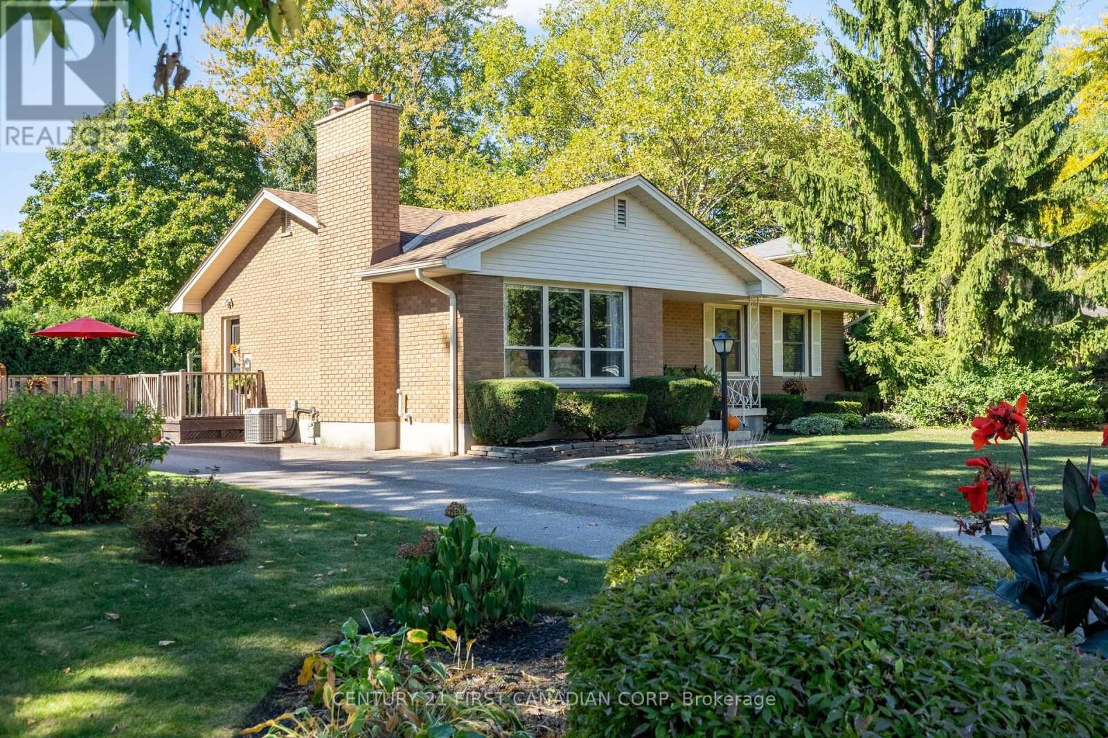 Property Photo: 86 McLeod Crescent ON N5X 1S8