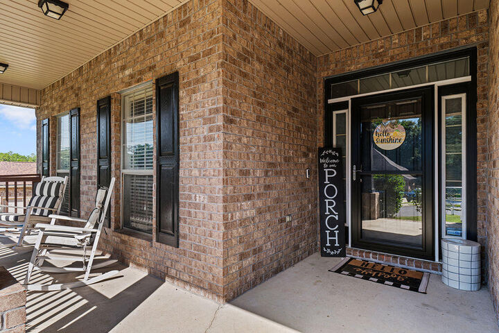Property Photo: 641 Red Fern Road FL 32536